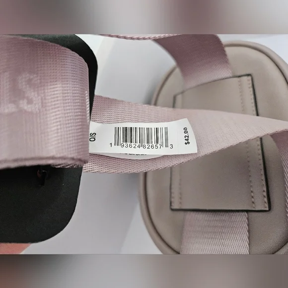 NEW STEVE MADDEN LOGO BELT BAG FANNY PACK CROSSBODY BAG ONE SIZE Mushroom Gray - Picture 3 of 5